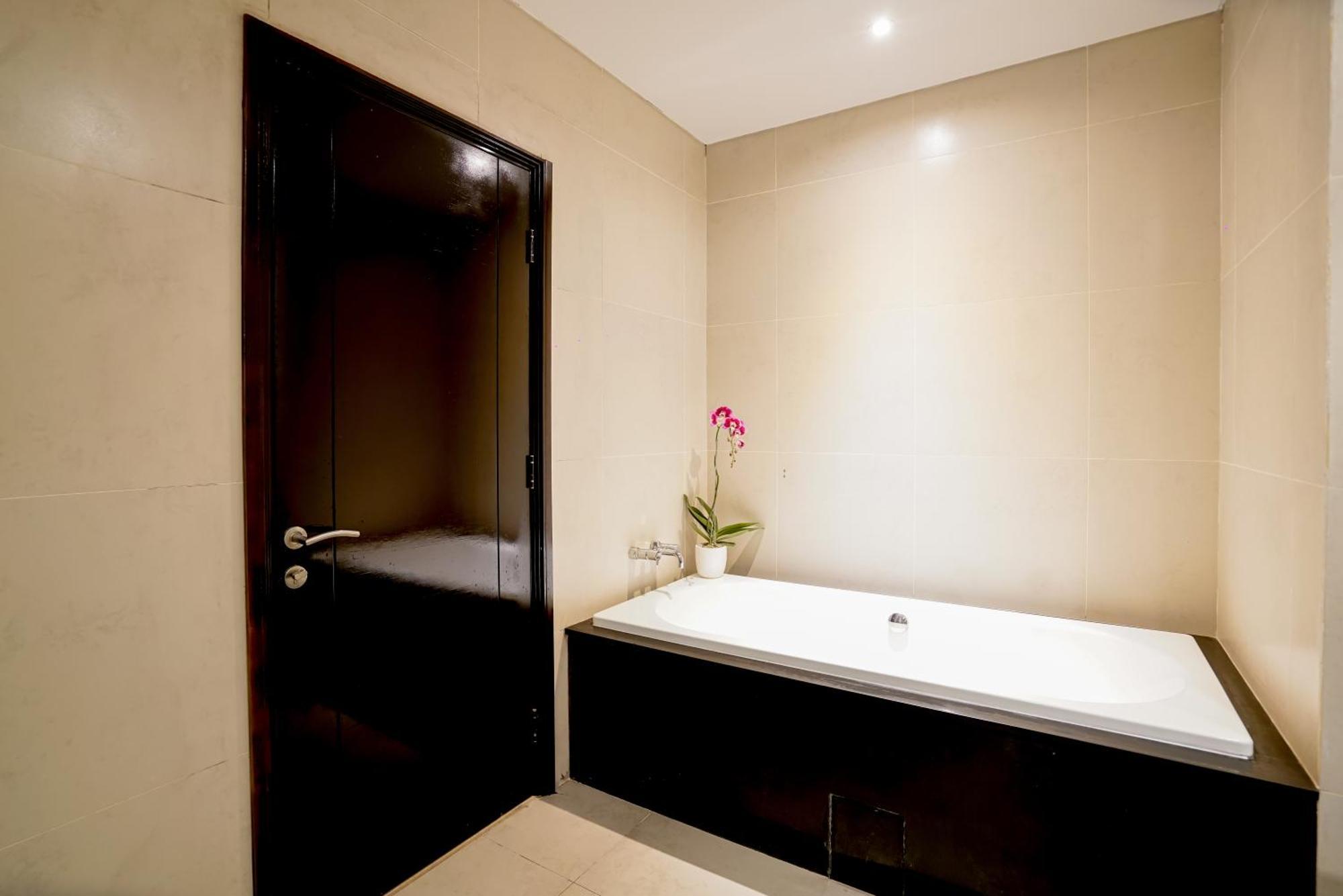 The Kirana Canggu Hotel Dış mekan fotoğraf